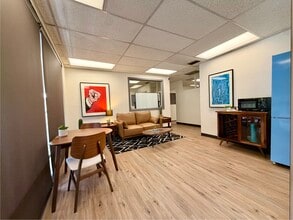 5111 Santa Fe St, San Diego, CA à louer Photo intérieure- Image 2 de 12
