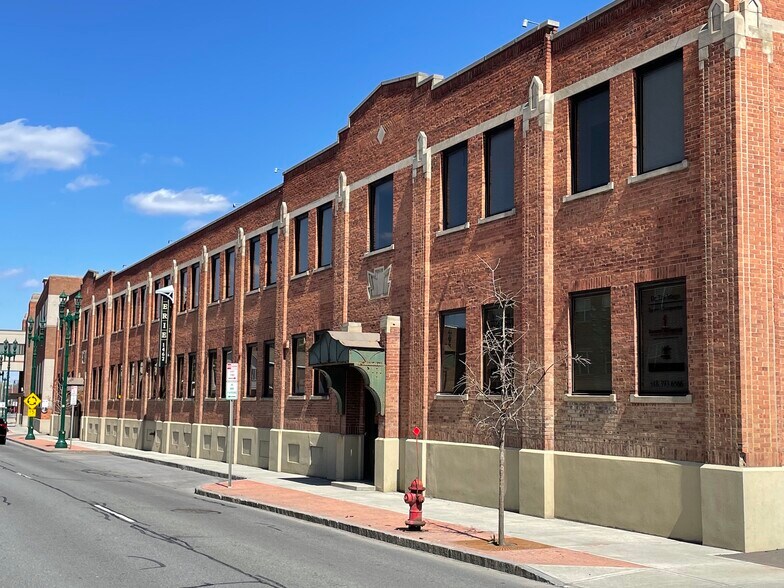 1462 Erie Blvd, Schenectady, NY à louer - Photo du bâtiment - Image 2 de 7