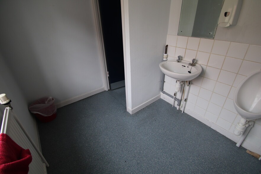 16 Wide Bargate, Boston for sale - Interior Photo - Image 3 of 12