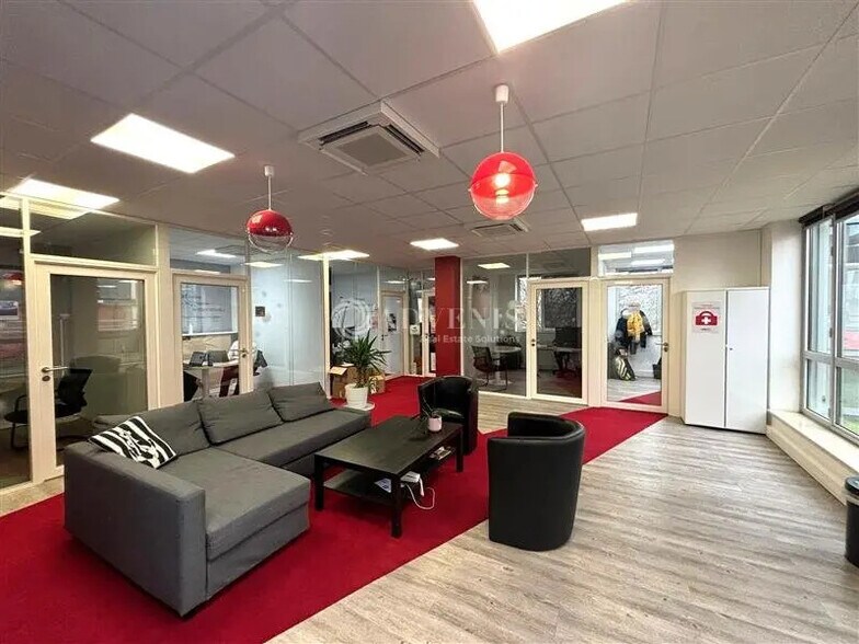 Bureau dans Neuilly-Plaisance à louer - Photo du bâtiment - Image 3 de 7