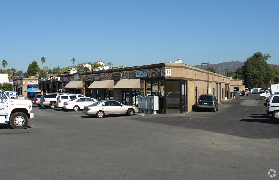 2244 S Santa Fe Ave, Vista, CA for lease - Primary Photo - Image 1 of 6