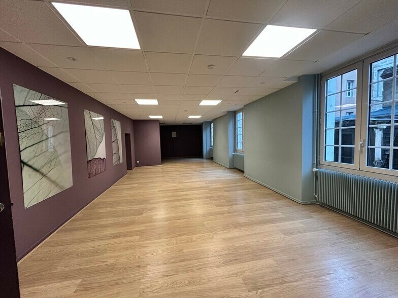 Office in Chalon-sur-Saône for lease - Interior Photo - Image 2 of 6