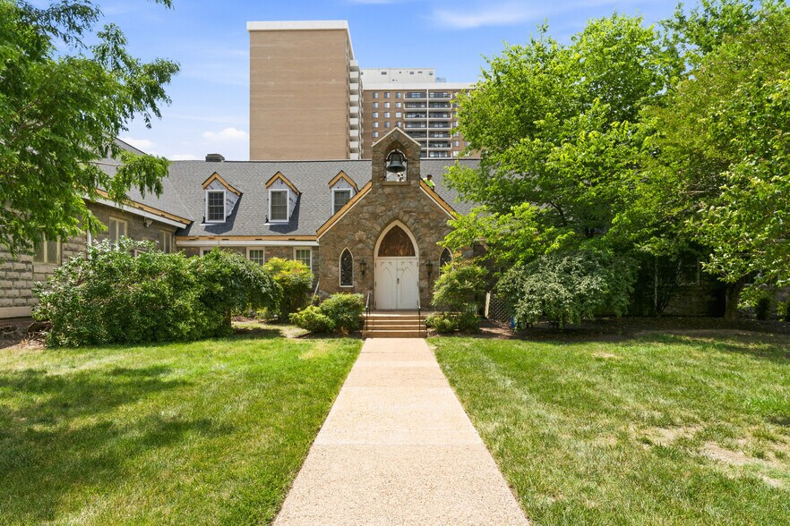 915 N Oakland St, Arlington, VA à louer - Photo du bâtiment - Image 1 de 6