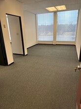 540-550 W Frontage Rd, Northfield, IL for lease Building Photo- Image 2 of 5