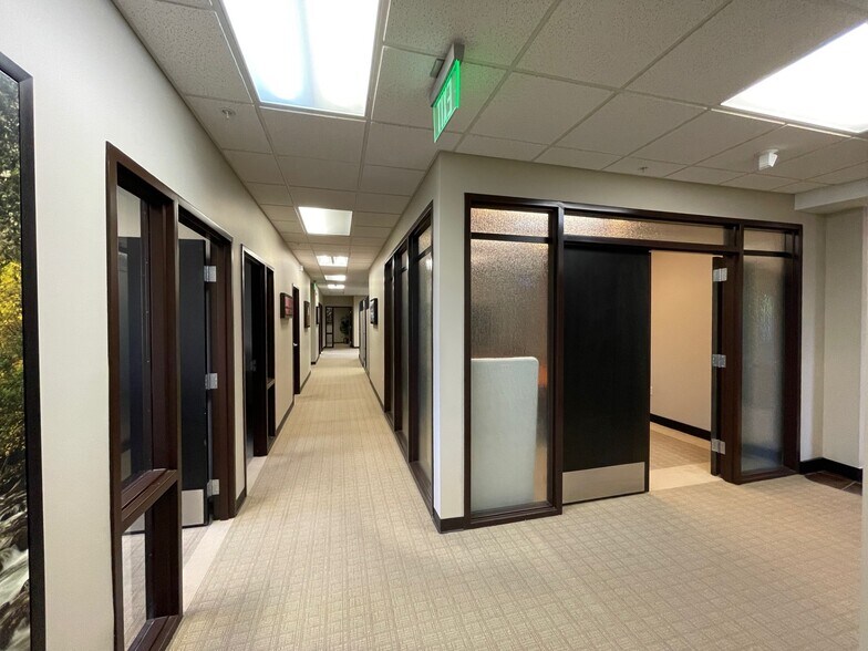 5255 W 11000 N, Highland, UT à louer - Photo du bâtiment - Image 3 de 28