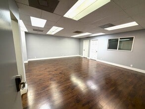 4250 Pennsylvania Ave, La Crescenta, CA for lease Interior Photo- Image 2 of 7