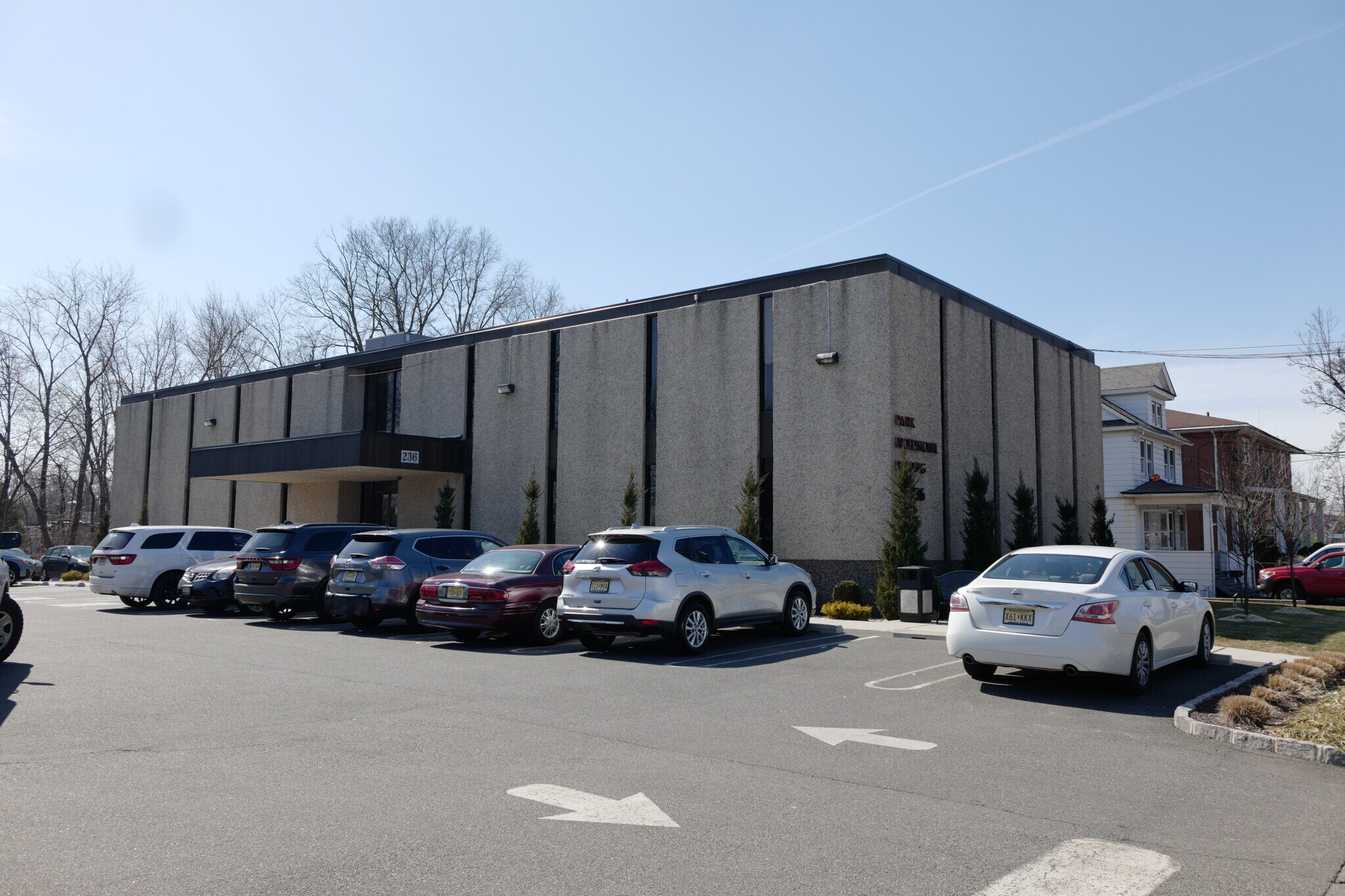 236 E Westfield Ave, Roselle Park, NJ à louer Photo du bâtiment- Image 1 de 5