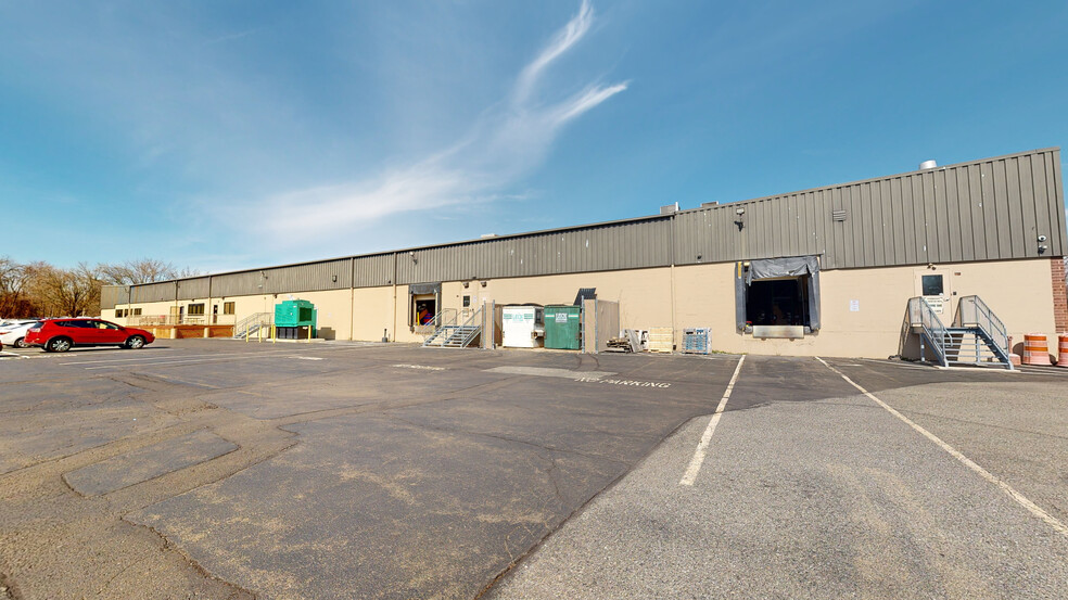 2021 Cabot Blvd W, Langhorne, PA for lease - Building Photo - Image 3 of 11