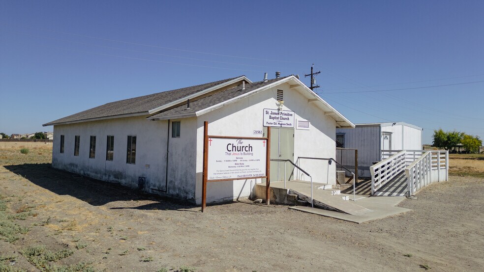 21562 Reynolds Ave, Dos Palos, CA à vendre - Photo du bâtiment - Image 3 de 31