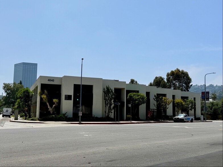 4040 Vineland Ave, Studio City, CA à louer - Photo du bâtiment - Image 2 de 7