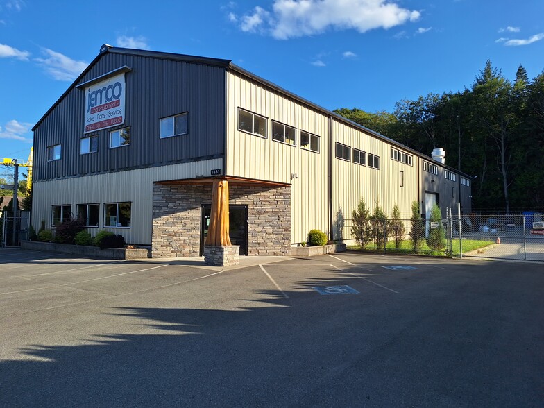 7431 Industrial Rd, Lantzville, BC à vendre - Photo principale - Image 1 de 39