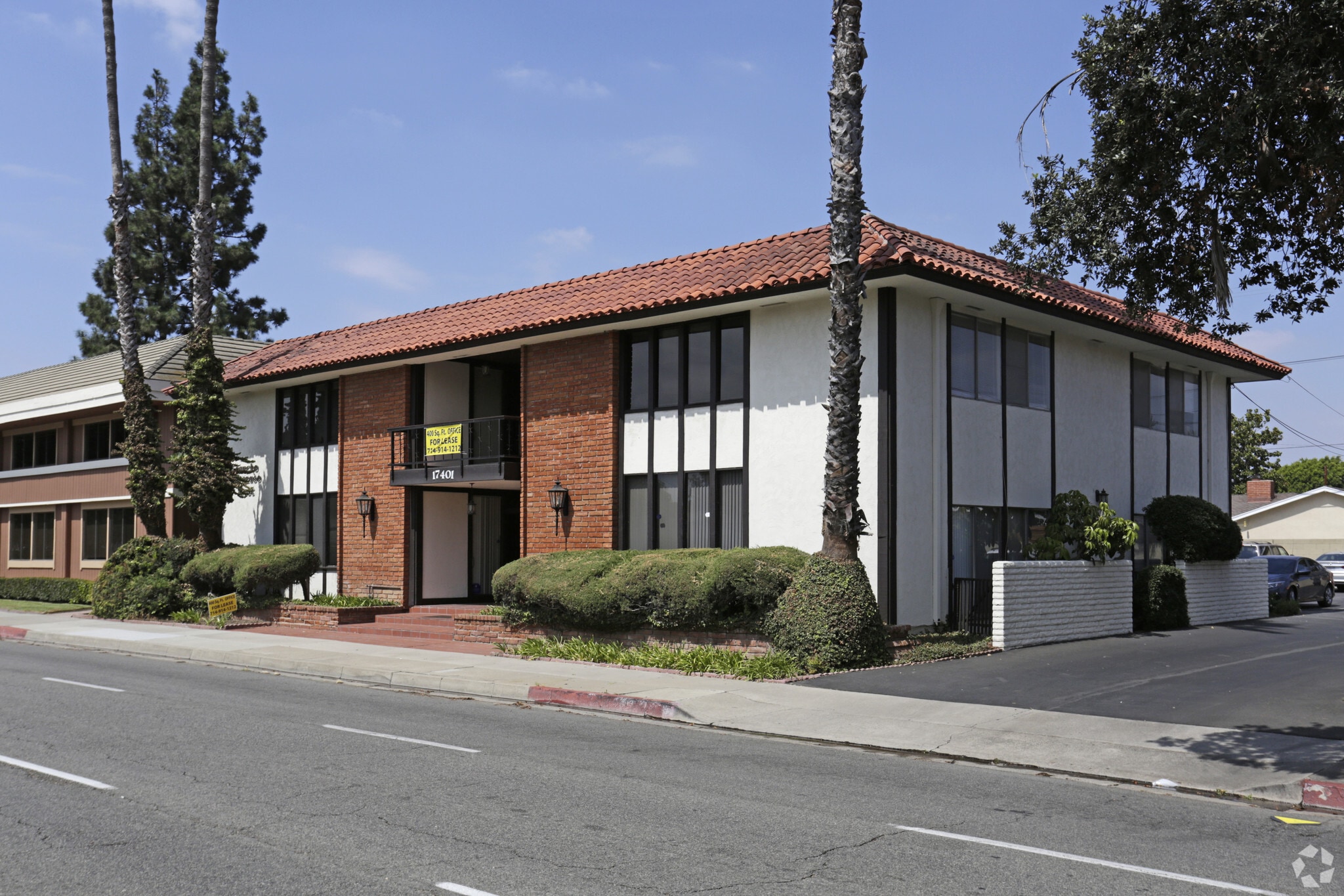 17401 Irvine Blvd, Tustin, CA for lease Primary Photo- Image 1 of 5