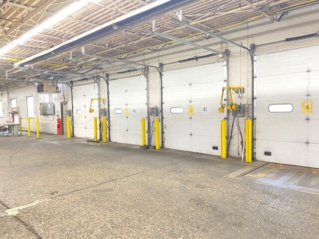 1605 State Ave NW, Owatonna, MN à louer - Photo intérieure - Image 2 de 3