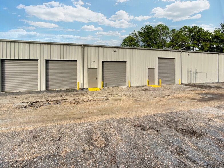 2565 Government Blvd, Mobile, AL for lease - Building Photo - Image 3 of 4