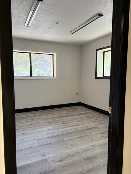 3007 29th Ave E, Bradenton, FL for lease - Building Photo - Image 3 of 8