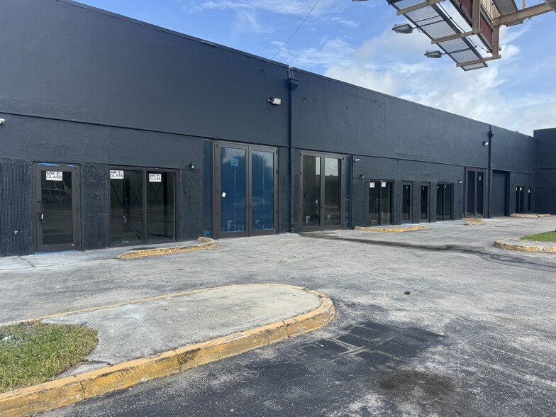 10401 SW 186th St, Miami, FL for lease - Building Photo - Image 3 of 16