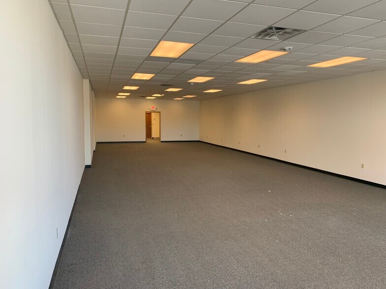 217-227 N Main St, Thiensville, WI à louer - Photo du bâtiment - Image 2 de 5