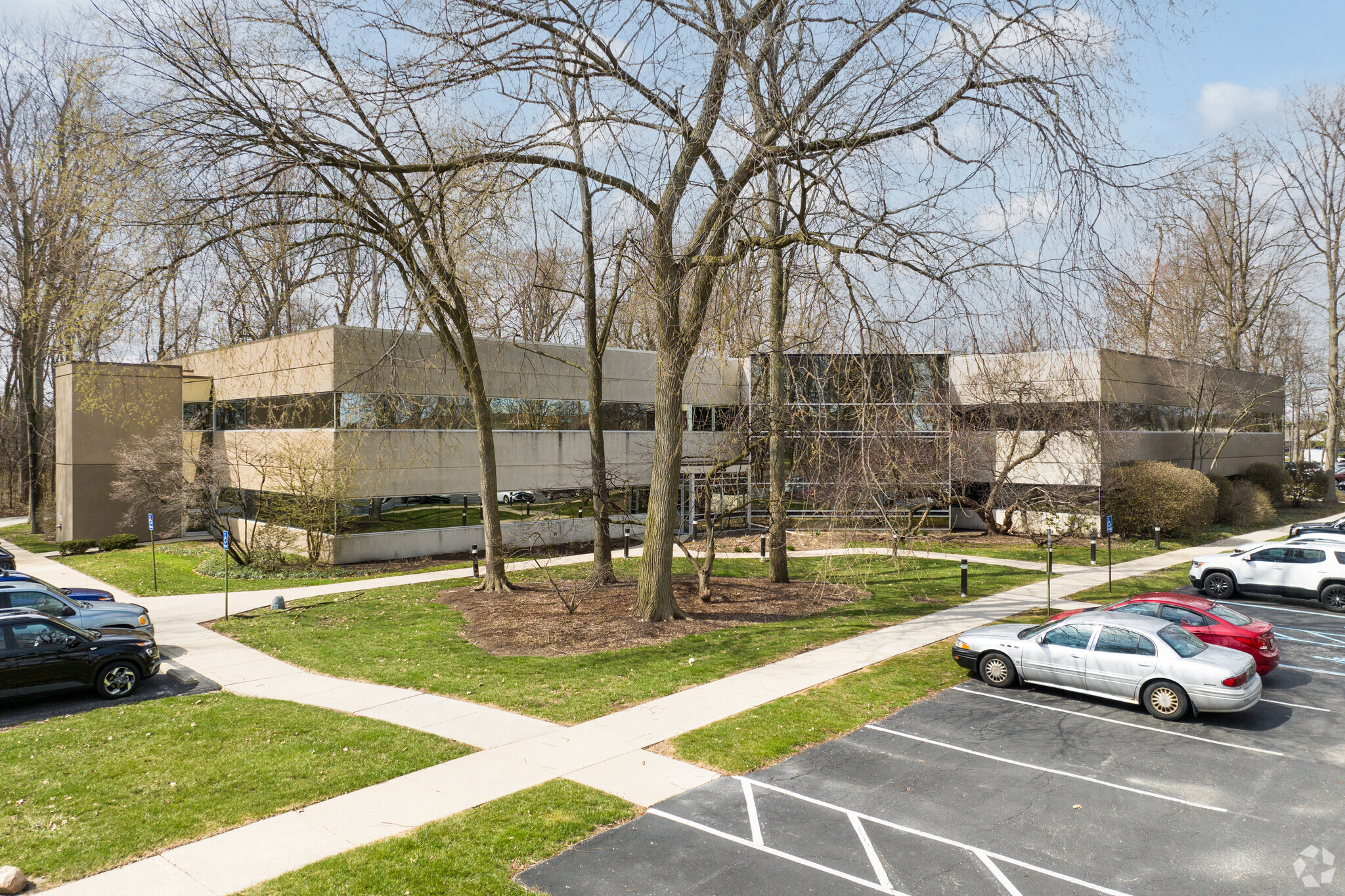 1715 Indian Wood Cir, Maumee, OH for lease Primary Photo- Image 1 of 7