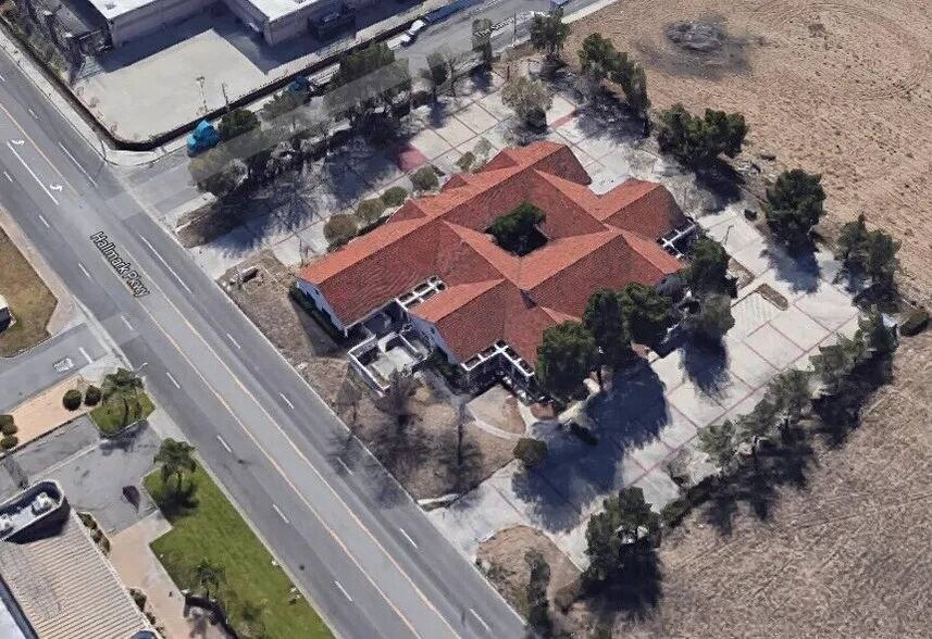 4130 Hallmark Pky, San Bernardino, CA à louer - Photo du bâtiment - Image 2 de 5