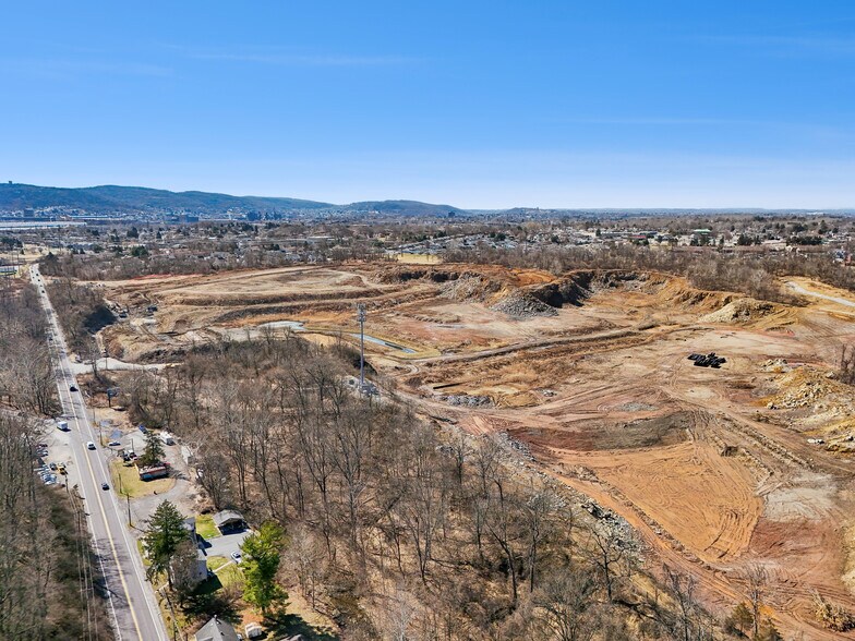 1600 Freemansburg Ave, Bethlehem, PA à louer - Photo du bâtiment - Image 2 de 3