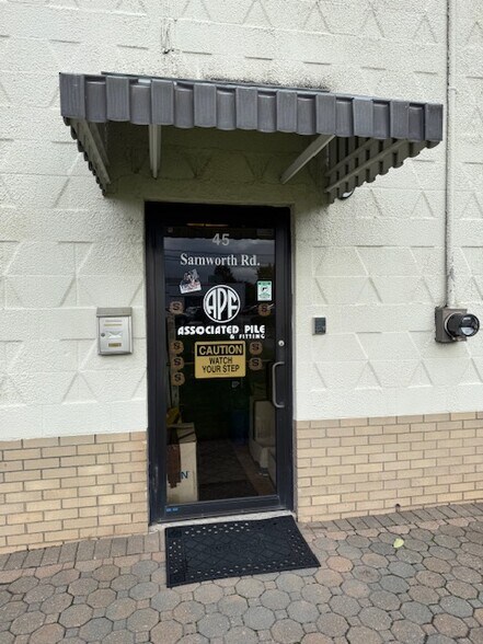 45 Samworth Rd, Clifton, NJ à louer - Photo du bâtiment - Image 3 de 7