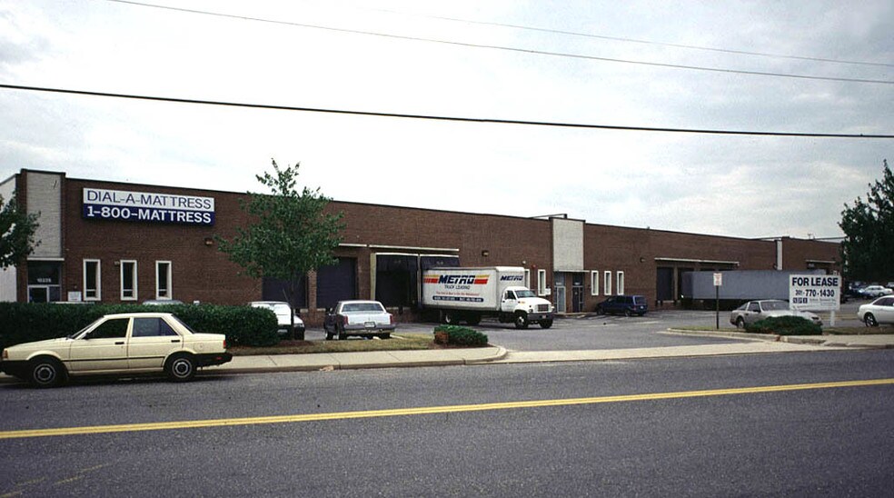 10209-10215 Bacon Dr, Beltsville, MD à louer - Photo du bâtiment - Image 2 de 5