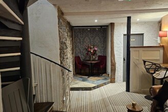 14 Maiden St, Barnstaple for lease Interior Photo- Image 2 of 7