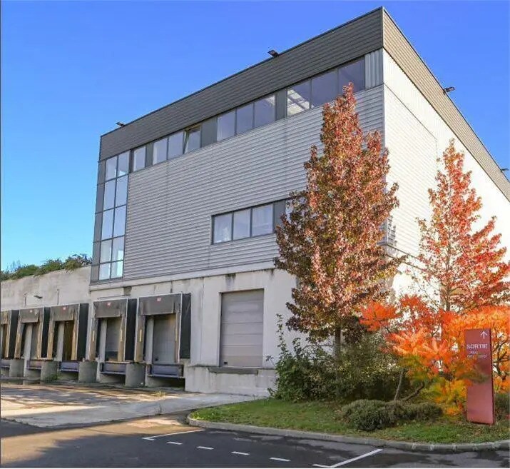 Flex in Saint-Denis for lease Building Photo- Image 1 of 12