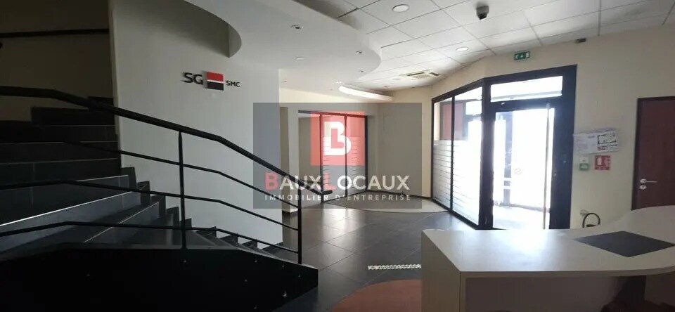 Commerce de détail dans Carpentras à louer - Hall d’entrée - Image 2 de 6