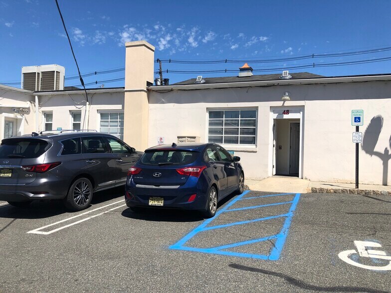 48 Essex St, Millburn, NJ à louer - Photo du bâtiment - Image 2 de 9