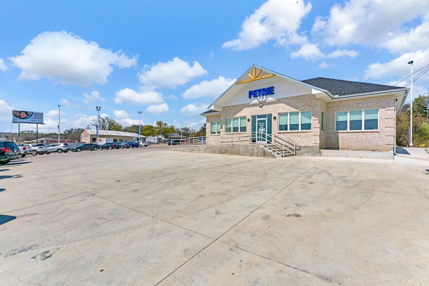 2104 Jacksboro Hwy, Fort Worth, TX for lease - Primary Photo - Image 1 of 10