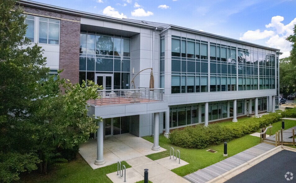 1585 Summit Lake Dr, Tallahassee, FL à louer - Photo du bâtiment - Image 2 de 9