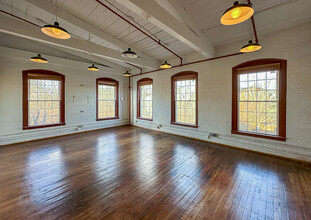 305 Union St, Franklin, MA for lease Building Photo- Image 1 of 1