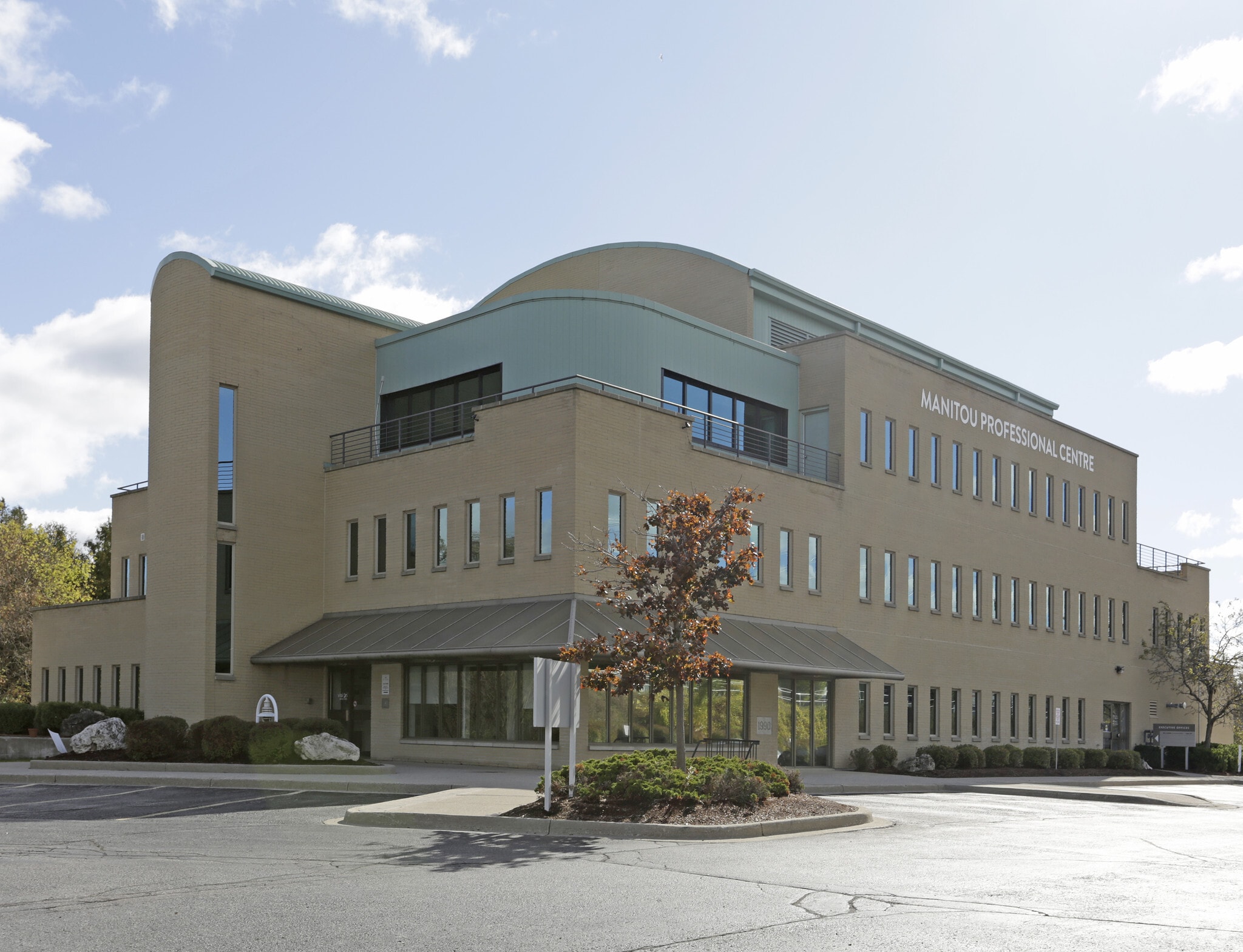 148 Manitou Dr, Kitchener, ON à louer Photo principale- Image 1 de 34
