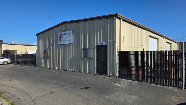 Plus de détails pour 900-986 W Glenwood Ave, Turlock, CA - Industriel à louer