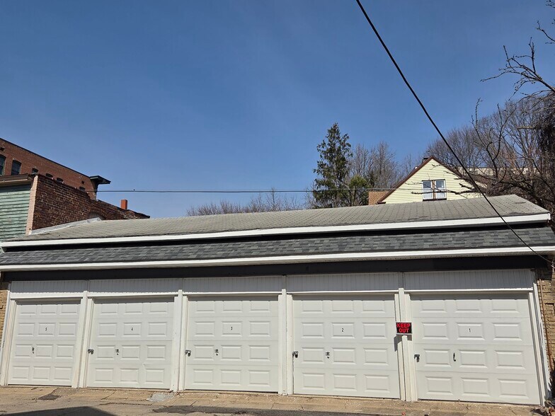 Mitch Hill Waterbury CT Portfolio portefeuille de 2 propriétés à vendre sur LoopNet.ca - Photo du bâtiment - Image 3 de 30