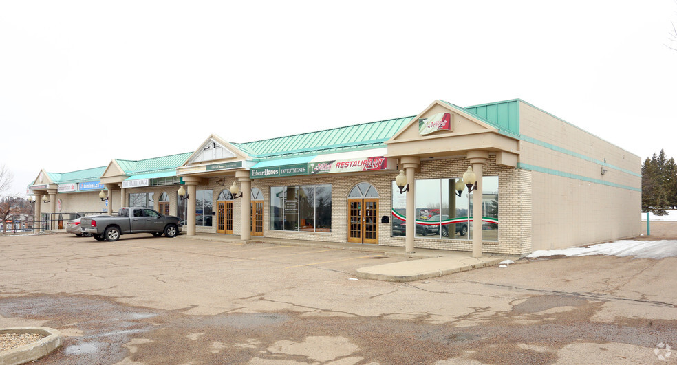 512 St Albert Trl, St. Albert, AB for lease - Building Photo - Image 1 of 4