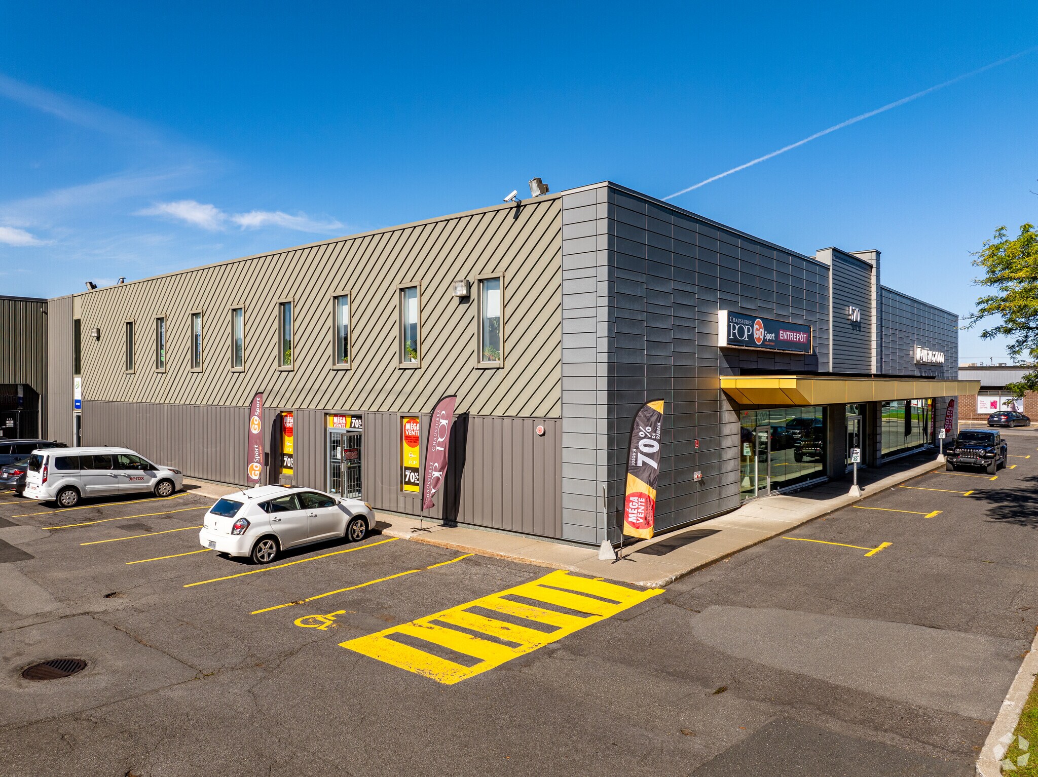 550-600 Boul Roland-Therrien, Longueuil, QC for sale Primary Photo- Image 1 of 1