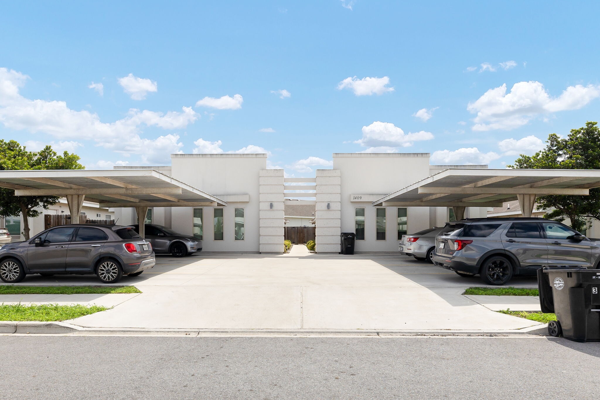 1409 Alta Vista Dr, Progreso Lakes, TX for sale Primary Photo- Image 1 of 13