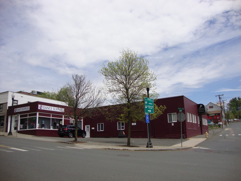 45-49 Bank Row St, Greenfield, MA à vendre - Photo du bâtiment - Image 1 de 1