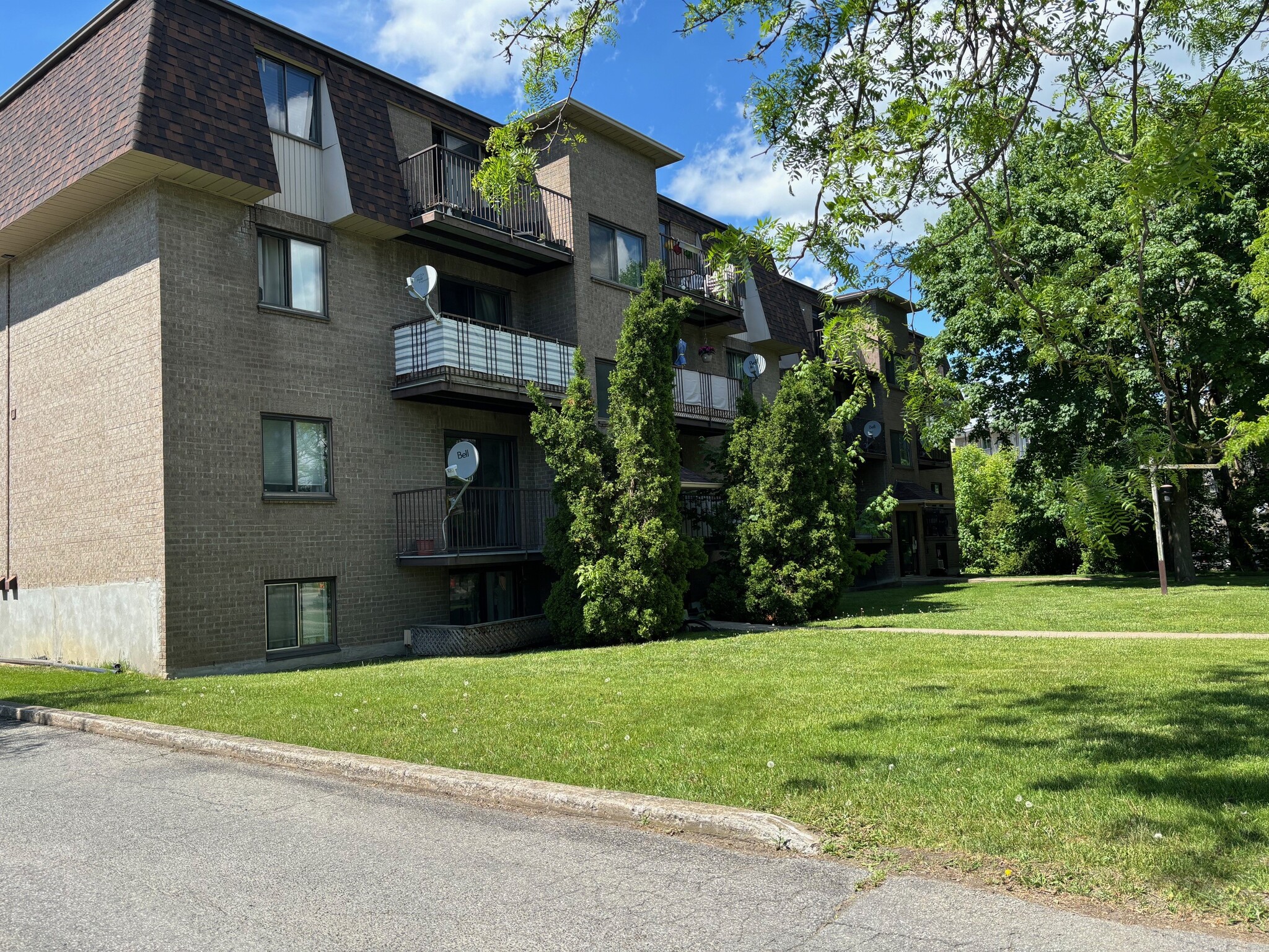 16203 Boul De Pierrefonds, Pierrefonds, QC à vendre Photo principale- Image 1 de 7