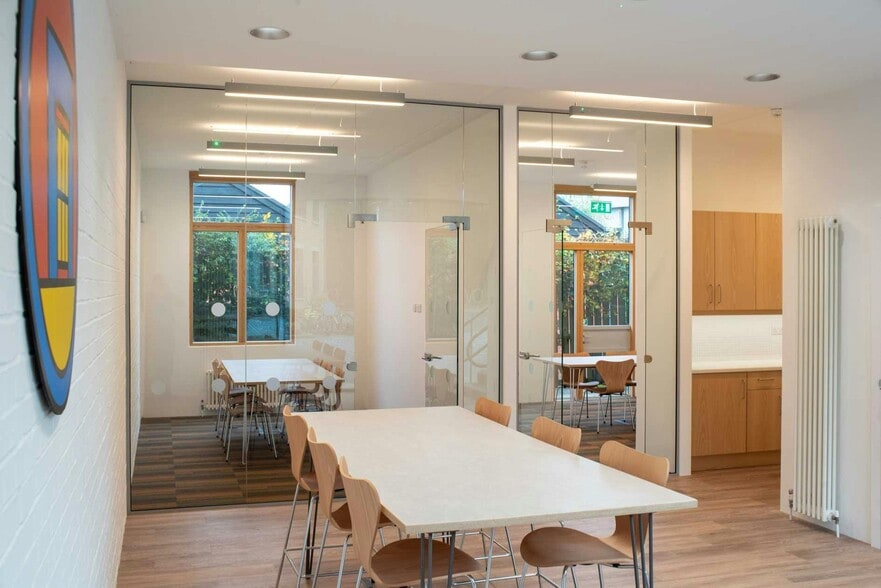 The Courtyard, Eastern Road, Bracknell for lease - Interior Photo - Image 3 of 14