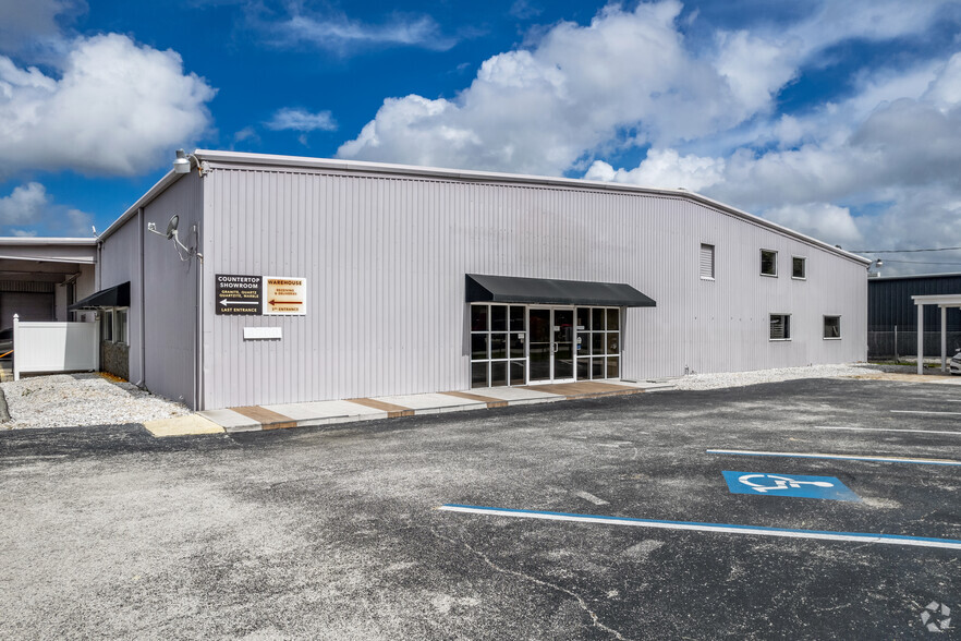 4500 Carmichael Ave, Sarasota, FL for lease - Building Photo - Image 1 of 8