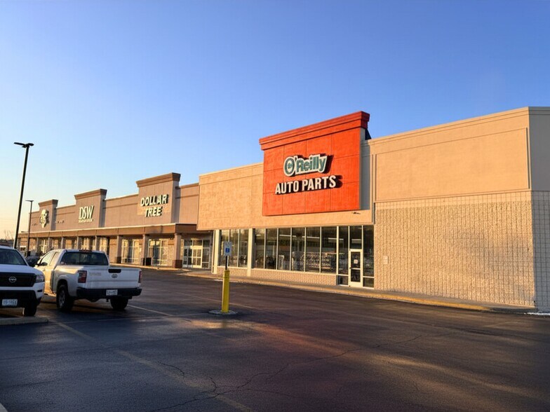 1051 S Willow St, Manchester, NH à louer - Photo du bâtiment - Image 2 de 8