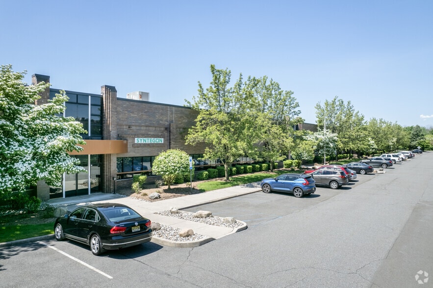 90 Boroline Rd, Allendale, NJ for lease - Building Photo - Image 3 of 6