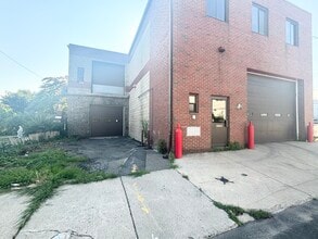 11 Marlboro St, Malden, MA for lease Interior Photo- Image 1 of 11