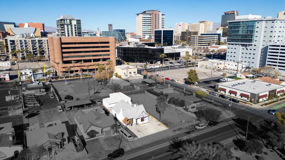 608 S 6th St, Las Vegas, NV à vendre - Photo du bâtiment - Image 1 de 47