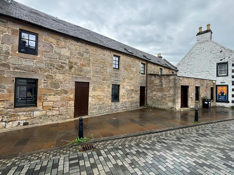 16-22 Montgomery St, East Kilbride for lease - Building Photo - Image 2 of 4