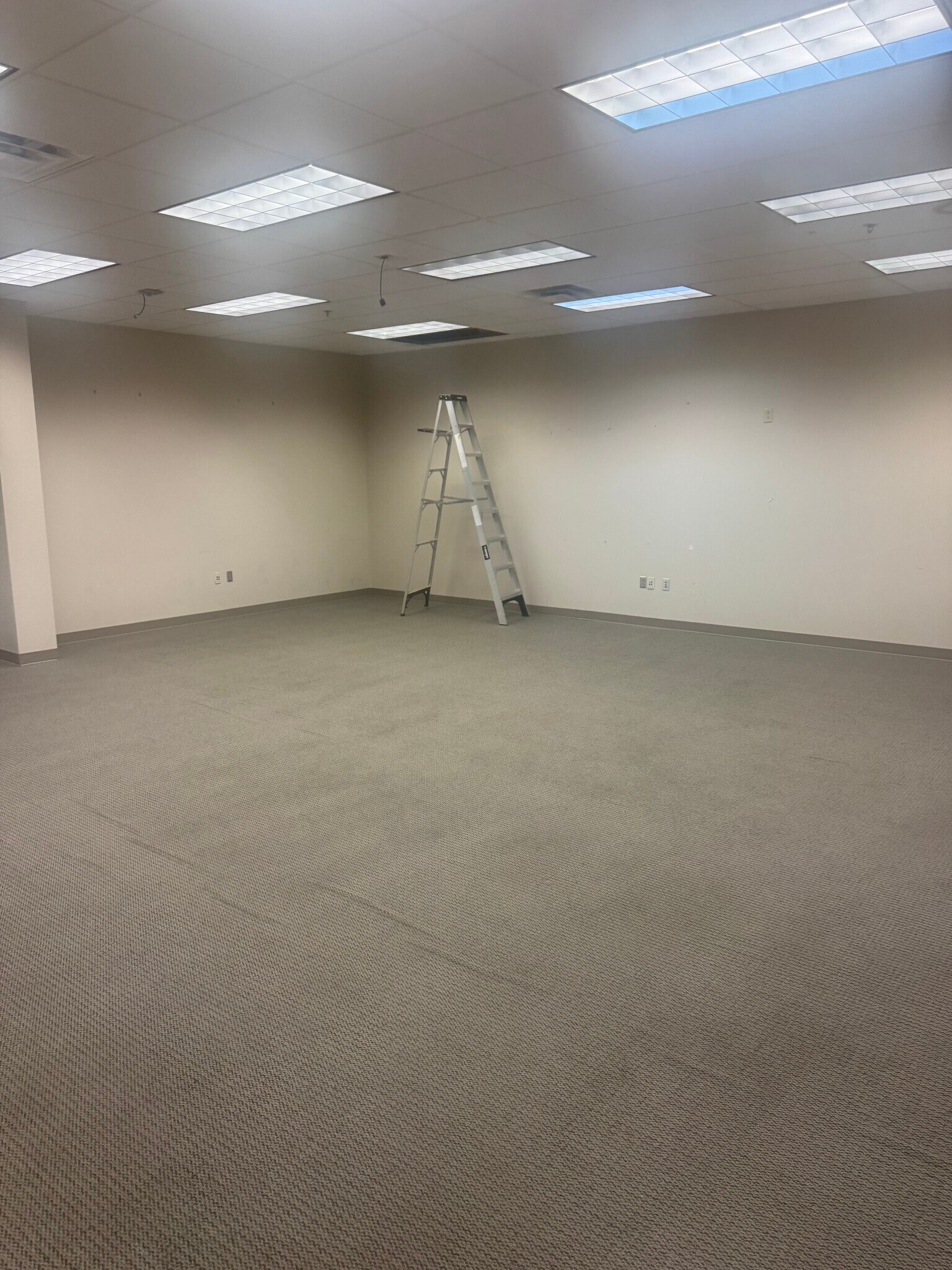 10601 Quivira Rd, Overland Park, KS for lease Interior Photo- Image 1 of 16