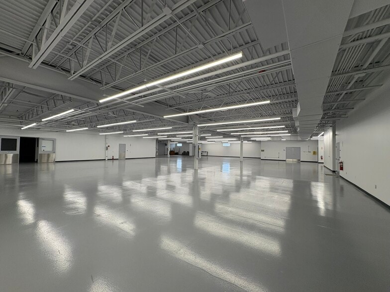 195 Dupont Dr, Providence, RI à louer - Photo du bâtiment - Image 3 de 8